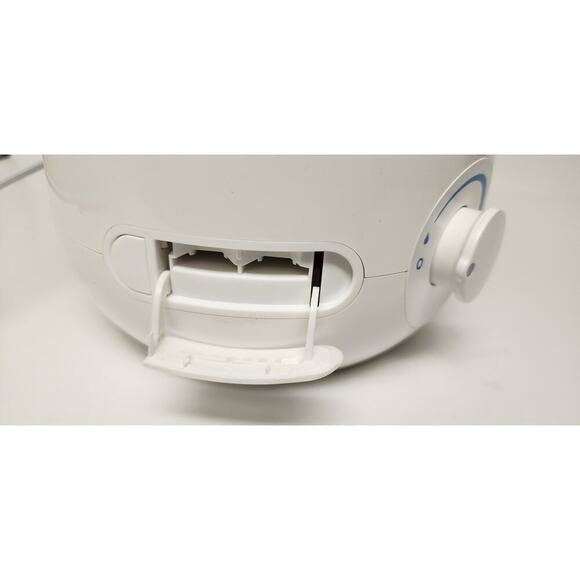 Vicks Filter Free Cool Mist Humidifier, White, VUL545/ New In Box - Picture 12 of 14